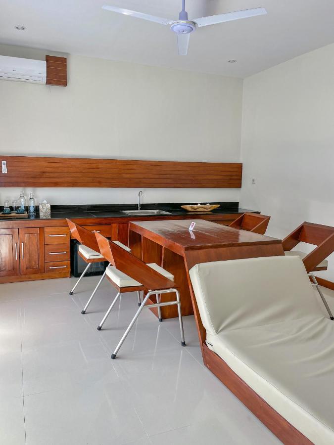 Taj Maza Sunset Villas Gili Trawangan Exterior photo